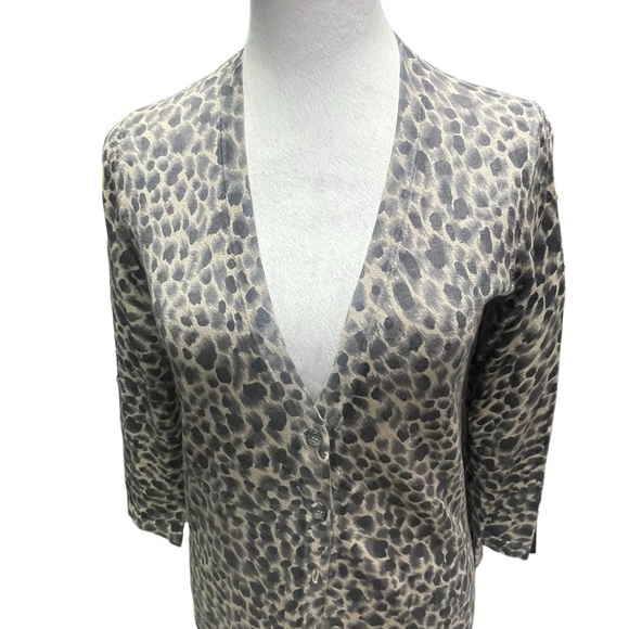 Ann Taylor. Sz XS. Silk Blend. Cheetah Print Cardigan. Excellent Condition π€©π€© - Picture 4 of 14